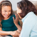 5 Tips Membangun Percakapan dengan Anak Remaja